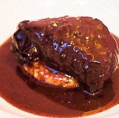 牛ホホの赤ワイン煮込みの写真