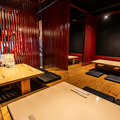 当店は10名以上から貸し切り可能となっており各種ご宴会やちょっとしたイベントなどに大変おすすめでございます◎広々とした空間でオーナー自ら仕入れた新鮮な海鮮とこだわり一品を堪能しながら皆様でワイワイと楽しいお時間をお過ごしいただけます♪ご要望などございましたらどうぞお気軽に店舗までお問い合わせください◎