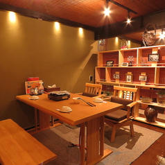 2階のお座敷は2名～22名まで個室対応しております