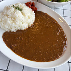 カレーライス(サラダ・みそ汁付)