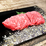 最上等級A5の宮崎牛をはじめ、各部位の美味しいお肉を提供致します。