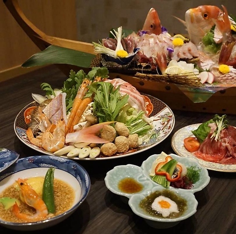 毎日仕入れる新鮮な鮮魚を初めとした拘りの静岡の食材と地酒えお取り揃えております♪