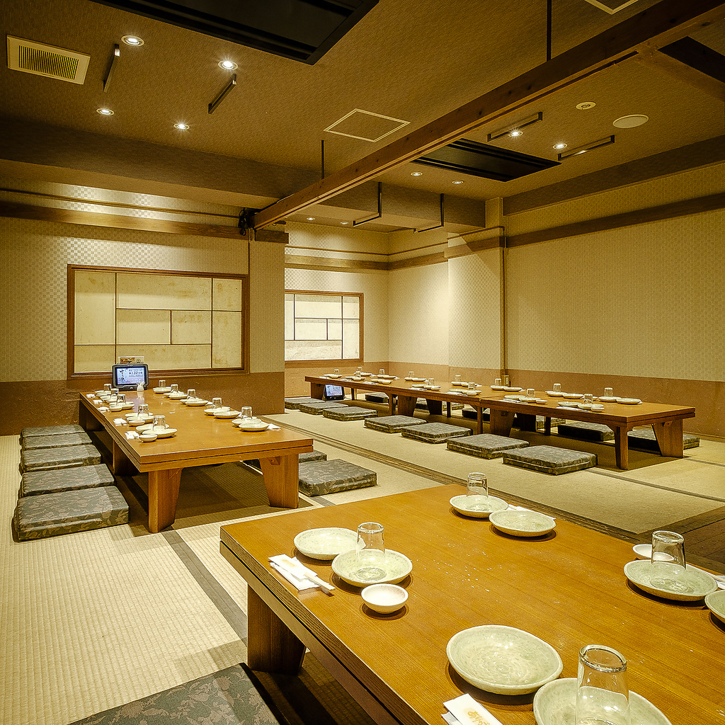 最大32名様までの宴会ができるお座敷。宴会コースも幅広くご用意しています！忘年会に是非！