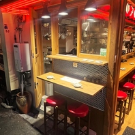 お一人様から大人数まで歓迎！オープンテラス席もあり