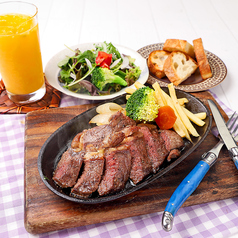 ☆平日限定☆ドリンクまで付いた鉄板ステーキランチ！