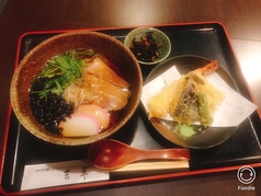 蕎麦屋の天ぷらラーメン