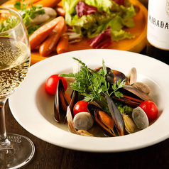 あさりとムール貝の白ワイン蒸し