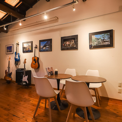 cafe bar & music STRAINの雰囲気1