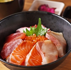 ◆見た目も鮮やかな海鮮丼◆