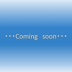 迫力満点の二面プロジェクタールームになります。本人出演などの映像重視の方はぜひこちらのルームをご体験ください。こちらのお部屋は人気が高いため、店舗までお電話にてご予約くださいますようお願い申し上げます。ご予約の際は、「デュアルモニタールーム希望」をお申し付けください。