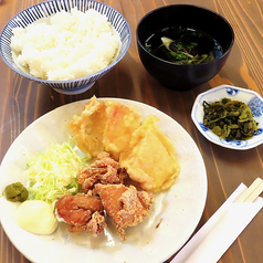大分名物鶏天と中津唐揚げの豪華W定食980円!