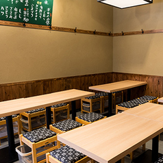 最大80名様までご利用可能な広々空間をご用意しておりますので貸切宴会などにぴったり!