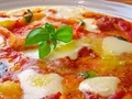 料理メニュー写真 イタリア産モッツアレラチーズのマルゲリータ