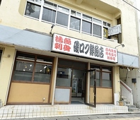 少人数での集まりに最適な四名様用テーブル