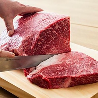 塊肉から切り出す”本格一枚肉を使用”