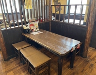 女子会や仕事帰りの一杯など使い勝手抜群なテーブル席