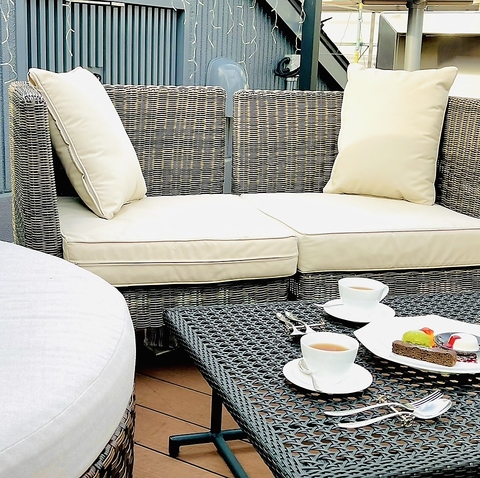 at`&BAR Le HUBLOT  Eu