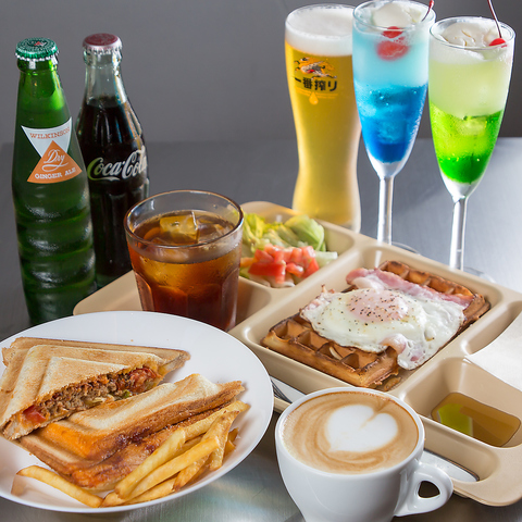 お酒を飲まない方からお酒好きの方まで幅広くお楽しみいただける豊富なメニューが自慢