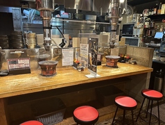 2名がけのカウンターが2席あります♪