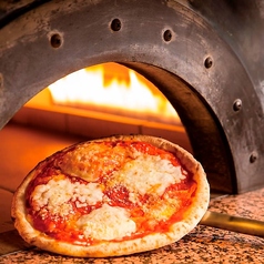 ブルマーレの名物・窯焼きピッツァやアラカルトなど多数