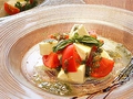 料理メニュー写真 完熟トマトとモッツァレラチーズのカプレーゼ