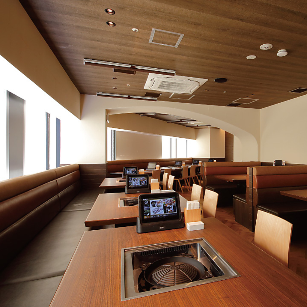 2019年開店。落ち着いた店内で北海道名物をお楽しみください。