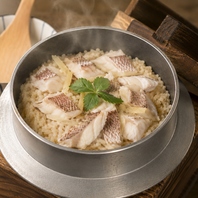 旬や季節に合わせた新鮮な鮮魚をご提供しております☆