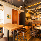 おしゃれな店内でお食事を♪当店はお昼から営業していますので、昼飲みにも便利にご利用いただけます。