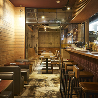 店内はモダンで落ち着いた雰囲気