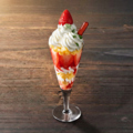 料理メニュー写真&nbsp;大人のパフェ ストロベリーショートケーキ(ALC:15% inc.)