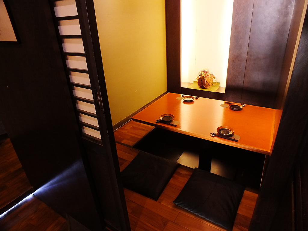 個室は大切な方へのおもてなしや接待に…。人数に合わせて様々なバリエーションをご用意しております