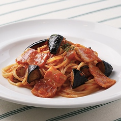 揚げナスとベーコンのトマトソース