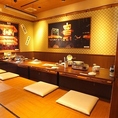 【ゆったりとした個室空間】じっくり語らうなら、掘りごたつ個室がオススメ！個室のお席で周りの目を気にせずゆったりとお寛ぎ下さい。温かみのある照明が照らし出す和の空間で、日頃の疲れを癒す一時をどうぞ。女子会や、ママ会、昼宴会なども店舗までお気軽にご相談下さい♪癒しのプライベート空間で楽しい一時をぜひ。