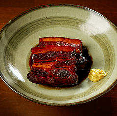 黒砂糖で煮込んだ特製ラフテー（2枚）