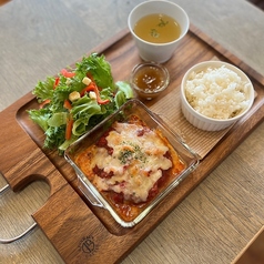 多彩な品揃えが魅力のランチ