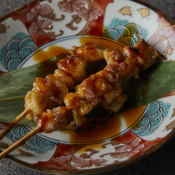 新鮮な鶏を使用した焼き鳥