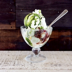 抹茶とココナッツのパフェ