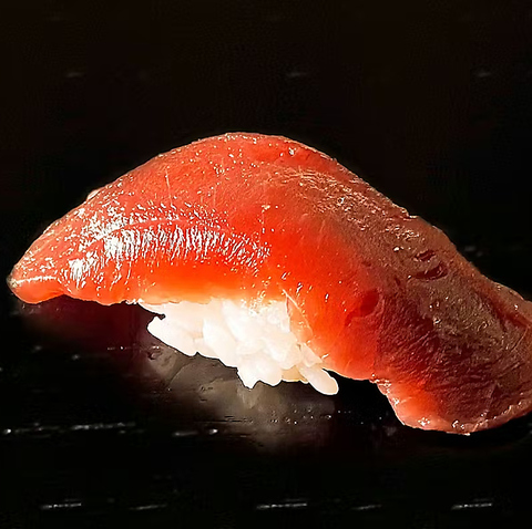 真心を込めて一つ一つ握る絶品の寿司は記念日や接待などの特別な日にも最適です。