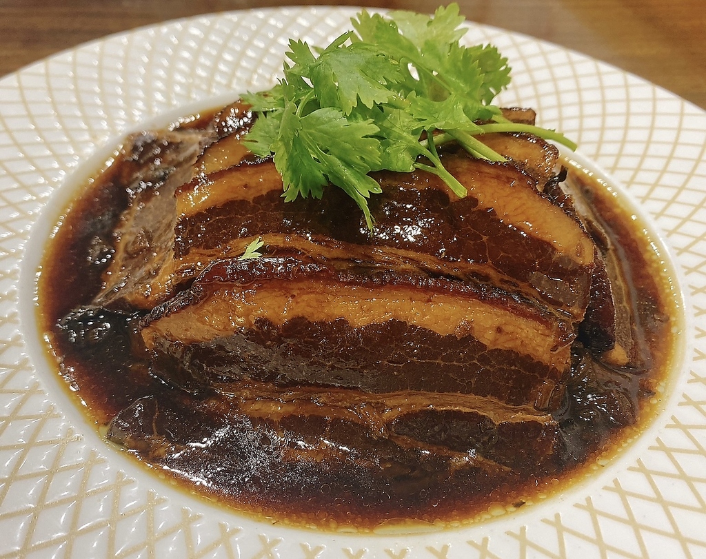 兆奎餃子の大人気！自家製煮豚もどうぞ！