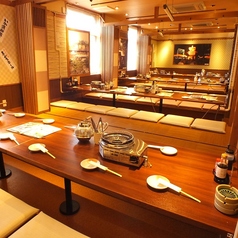 【幅広いシチュエーションに◎】2名様~団体様でも安心の宴会個室もございます!貸切対応も致しますのでお気軽に店舗までお問い合わせください♪和情緒が溢れる空間は接待や宴会など、様々な場面や用途に最適なプライベート空間です。お得なクーポンも多数ご用意しておりますのでお客様にぴったりのものをお選びください!