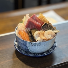 みなとや本気の爆裂10種海鮮丼