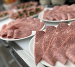 神戸市場よ厳選したお肉を提供してます。