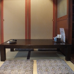 【桐】4名テーブルが4つあるお座敷個室★最大16名までの宴会に対応。隣の個室とつなげると最大64名様まで対応可能です。