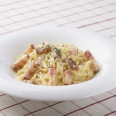 生クリームをたっぷり使った濃厚カルボナーラ