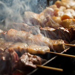 当店の焼き鳥は1本1本素材を見極めながら丁寧に串打ちしております♪