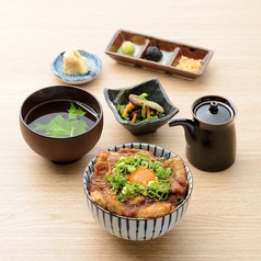 特製まぐろステーキ丼