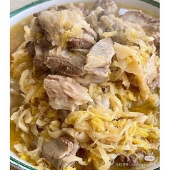 羊肉と発酵白菜の煮込み/モツ3種のカリカリ辛口炒め