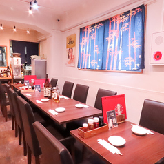 1階の4名様テーブルはレイアウト変更が可能です！また、1階は最大20名様までご着席いただけます◎3名様席、4名様は3名以上でご利用可能です。