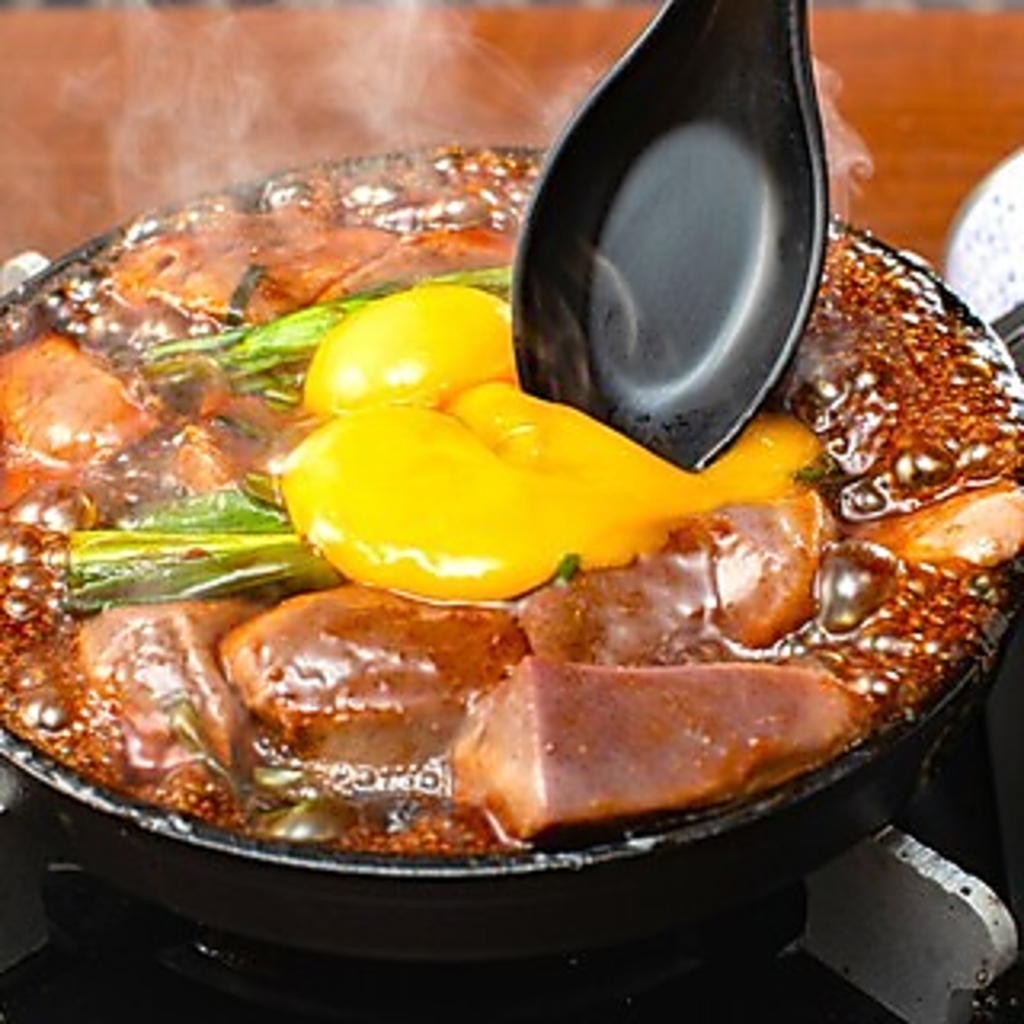 【数量限定】新鮮なレバーと食欲そそるニラが絶品の「レバ煮ラ」は、まろやかな口どけが楽しめます。