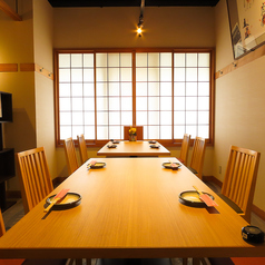 広々とした清潔感のあるテーブル席♪